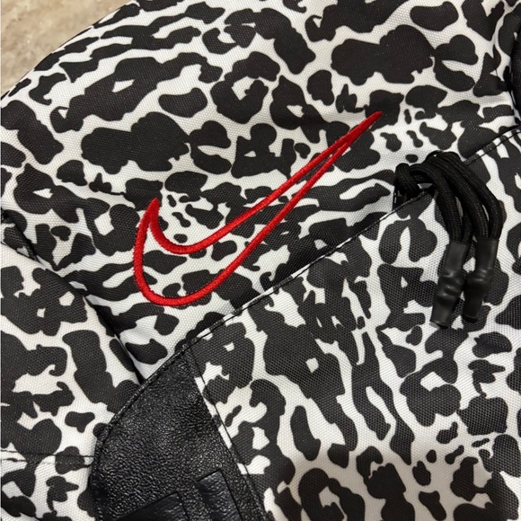 NWOT Black and White Animal Print Nike elite Backpack - Picture 6 of 7